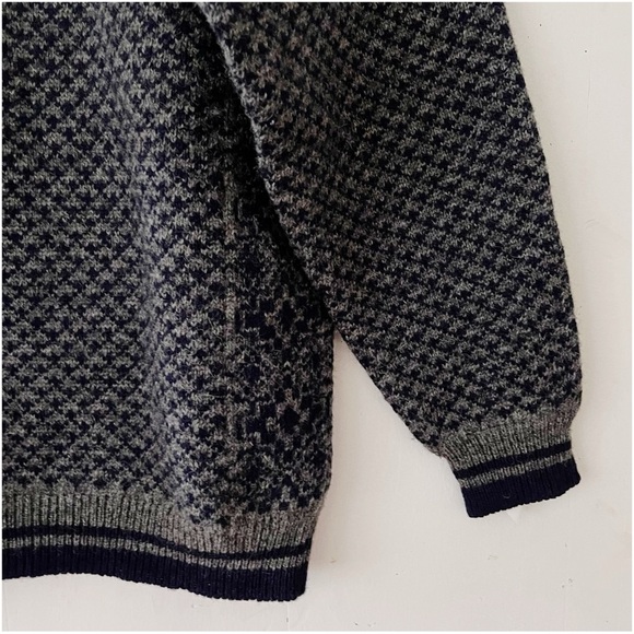 Sondre Norwegian Wool Pewter Clasp Birdseye Patterned Nordic Winter Ski Sweater - Picture 5 of 13